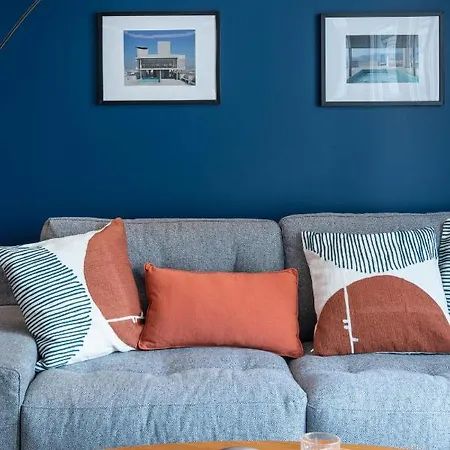 New - Appt Style Le Corbusier Avec Balcon - 8 Pers * Paris