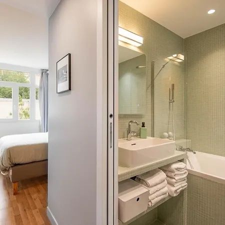 New - Appt Style Le Corbusier Avec Balcon - 8 Pers * Paris