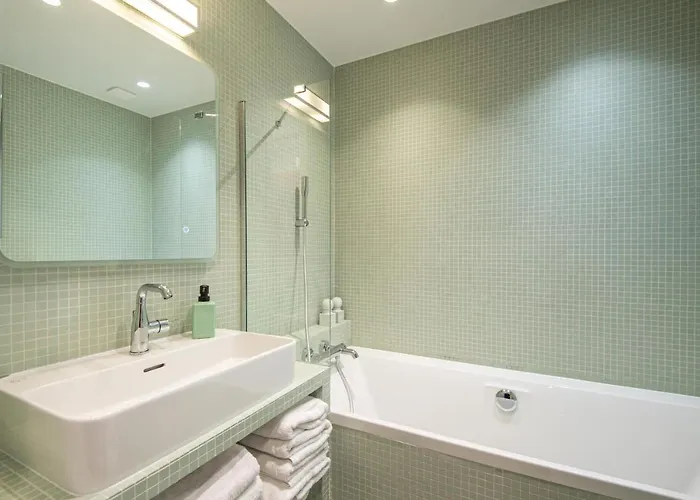 New - Appt Style Le Corbusier Avec Balcon - 8 Pers * Paris