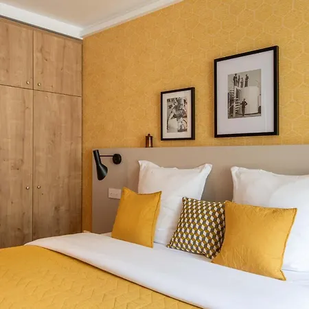 New - Appt Style Le Corbusier Avec Balcon - 8 Pers