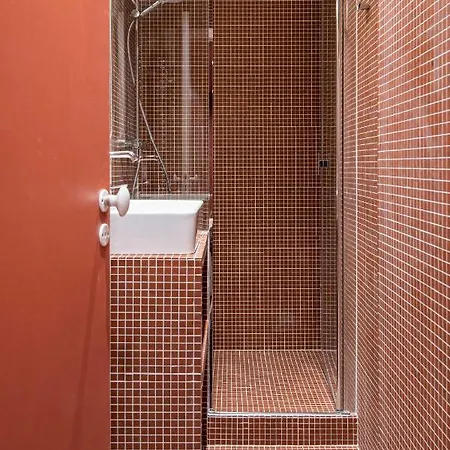 New - Appt Style Le Corbusier Avec Balcon - 8 Pers * Parijs